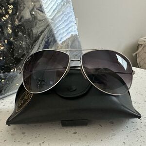 Silver and Black Aviator Sunglasses Accessories